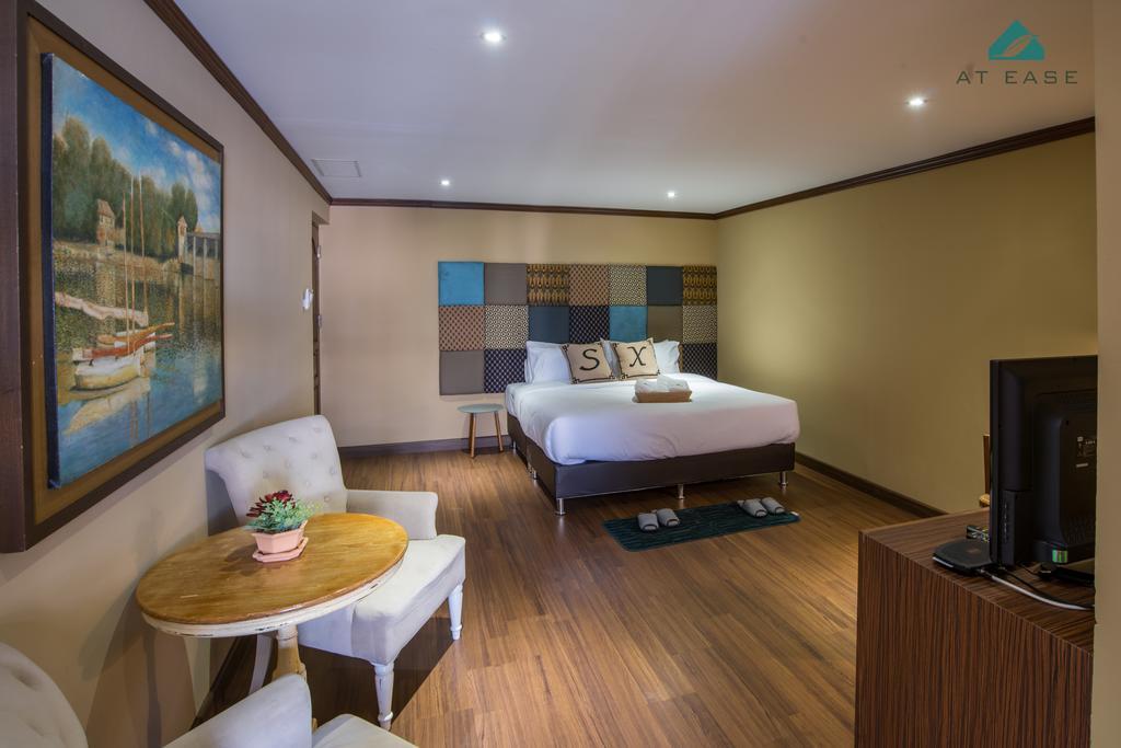 At Ease Bijou Hotell Chiang Mai Rum bild
